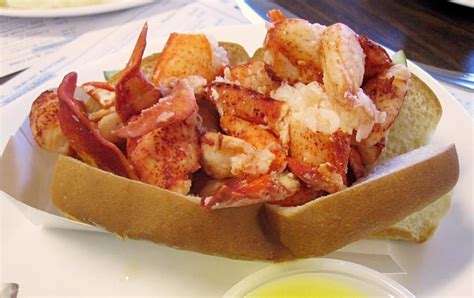 Where to Find the Best New England Lobster Roll in Winter - New England ...