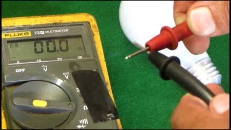 Using a Multimeter to check a light bulb - YouTube