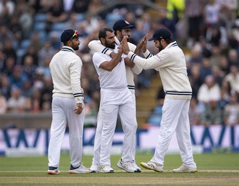 Mohammed Shami celebrates a wicket with team-mates | ESPNcricinfo.com