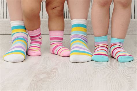 Top 10 Best Kids Socks Rated in 2022 | WalkJogRun