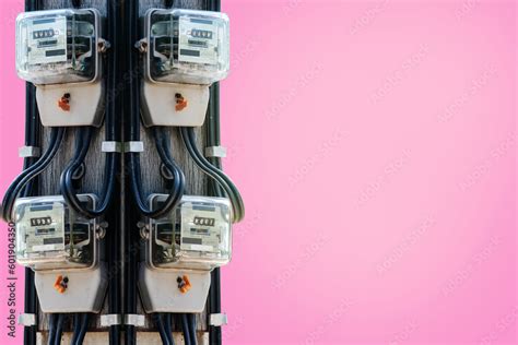 Foto de Electricity meter Fence posts for unit calculation Energy ...
