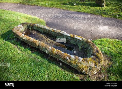 Stone coffin hi-res stock photography and images - Alamy