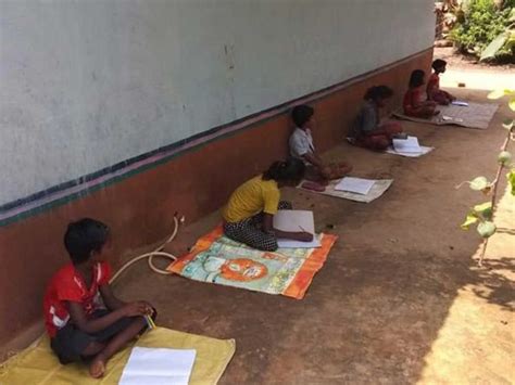 This Jharkhand School Found A Creative Way To Teach Kids Who Have No Access To Internet