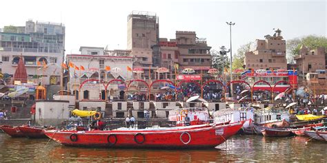 Dasashwamedh Ghat in Varanasi, India, How to Reach