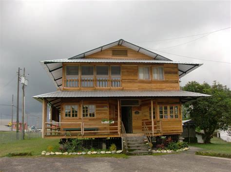 Andean Trekker: Nate Saint House, Shell, Ecuador