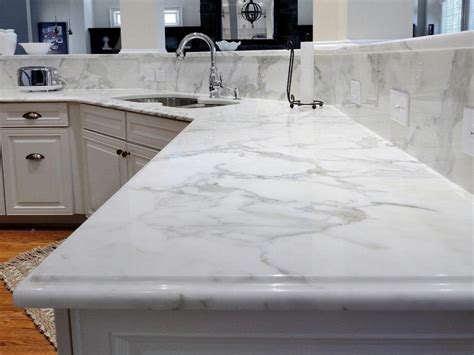 Quartz countertops continue their huge popularity for kitchens