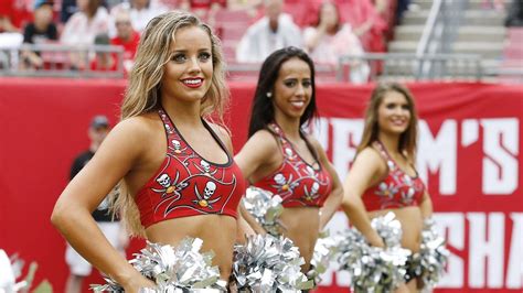 Photos: Buccaneers Cheerleaders, Week 4