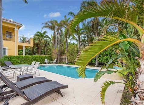 Italian Beach House with Pool - Vacation Home in Fort Lauderdale