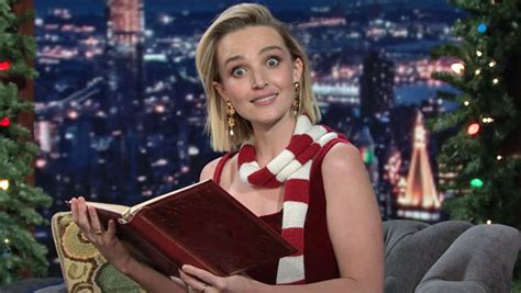 SNL's Chloe Fineman Reads 'Night Before Christmas' As Drew Barrymore