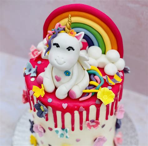 A Brief History of the Rainbow Unicorn Birthday Cake | 7Marvels Cakes ...