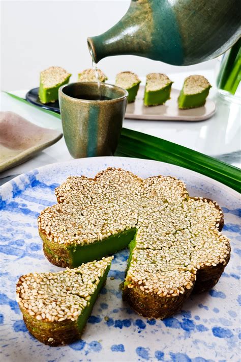 Vegan Kuih Bakar Pandan | The Kampung Vegan