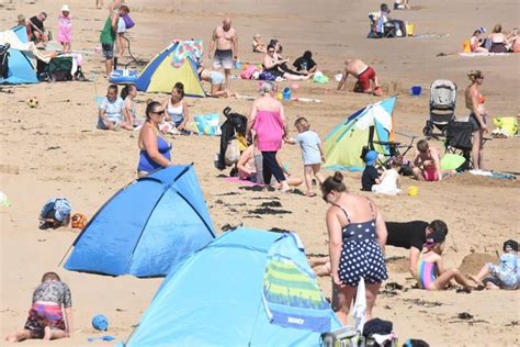 15 great pictures as the sunshine sees crowds flock to Sunderland's beaches