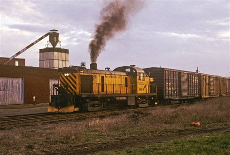 Highball 661 West: Shortline Railroads