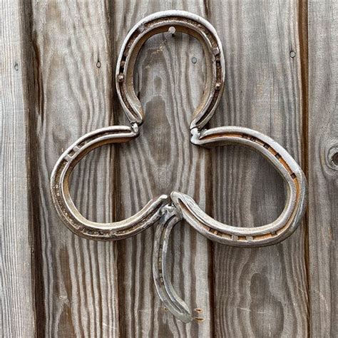 35 Cool and Creative Lucky Horseshoe Craft Ideas