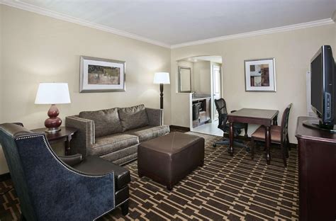 Embassy Suites Tampa Downtown Convention Center Hotel in Tampa (FL) - Room Deals, Photos & Reviews