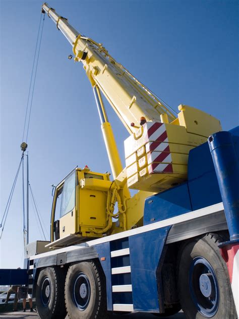 The Importance of Lift Planning: Mobile Crane Safety - Spear Lancaster LLC