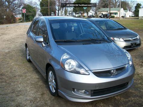 Review 2007 honda fit sport hatchback