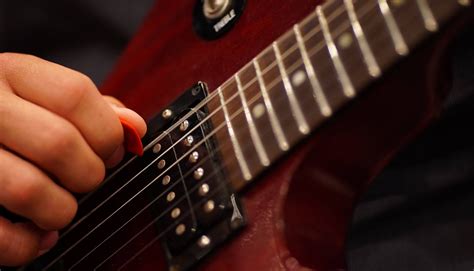 How To Play Guitar Fast With A Pick Using Three Exercises