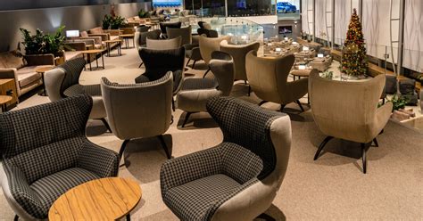 Why It Is Worth Experiencing Complimentary Airport Lounge Access?