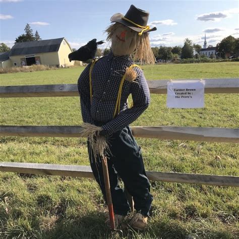 Annual Scarecrow Contest – Strong Family Farm