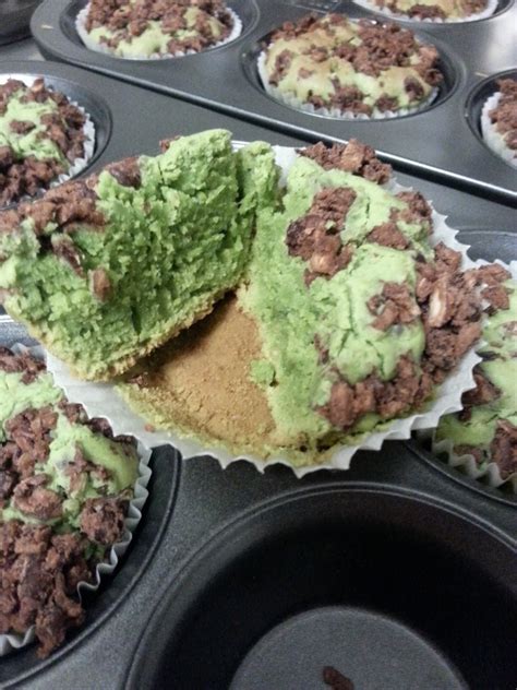 Green Tea Mochi Cakes with Red Bean recipe |themoodkitchen