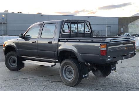 1990 Toyota Hilux double-cab 4x4 - AdamsGarage - SODO-MOTO