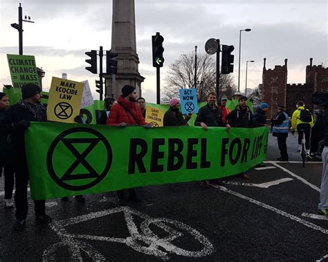 Climate change protesters 'swarming' major London roads to stop rush ...