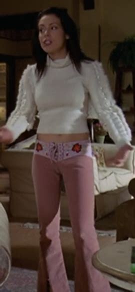 20 Of The Most Ridiculous Outfits The Halliwell Sisters Wore On "Charmed"