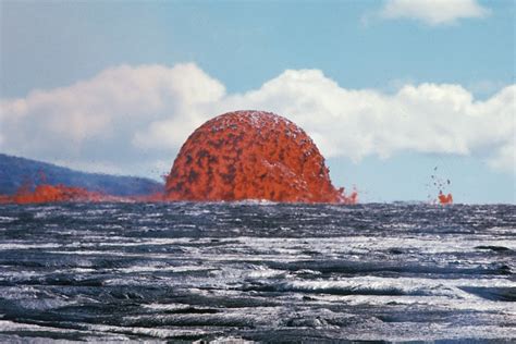 Archival Photograph of Lava Dome Fountain, 1969 Mauna Ulu Eruption