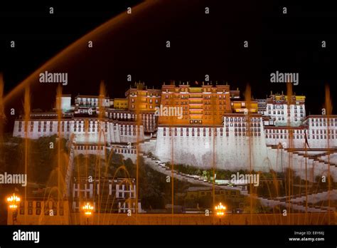 Potala Palace Night Water Streams Stock Photo - Alamy