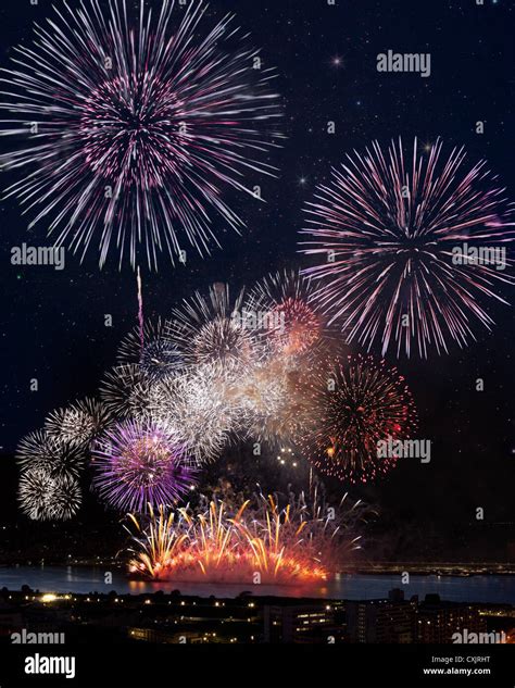 Fireworks at Yodogawa, Osaka Stock Photo - Alamy