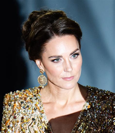 Kate Middleton's Handling of so Many Flashbulbs in Her Face Goes Viral