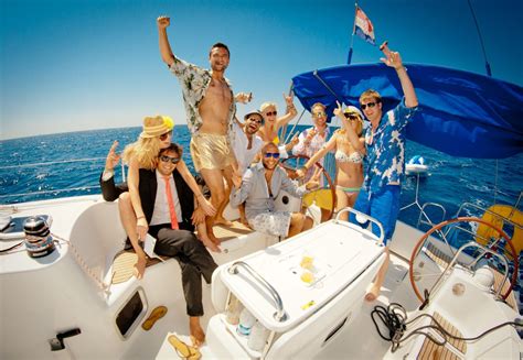 The 10 Best Party Islands in the World | Luxury yacht party, Yacht ...