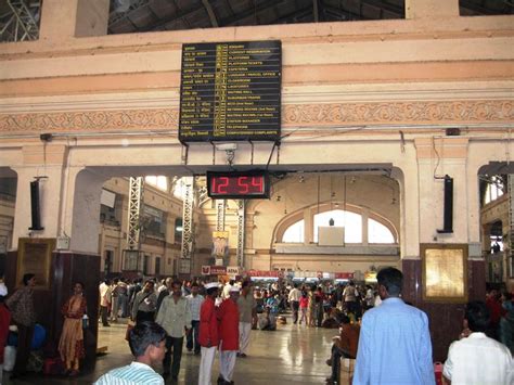 Photos are fun: Bombay Central Station, Mumbai