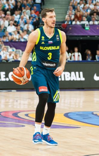 Goran Dragić bids farewell to professional basketball & Slovenia.si