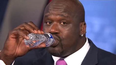 What's the source of the iconic 'Shaquille O'Neal holding a water ...