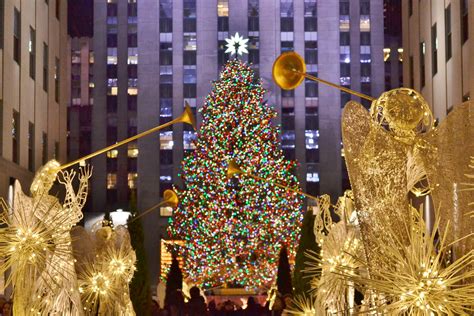 NYC Celebrates the Lighting of the Christmas Tree at Rockefeller Center – La Voce di New York