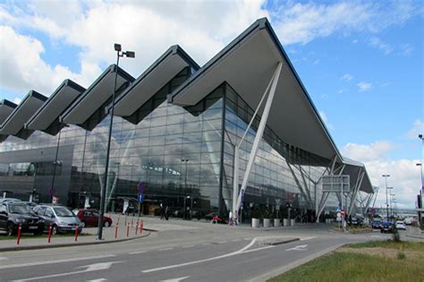 Gdansk Lech Walesa Airport - Gdansk - TracesOfWar.com