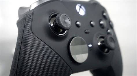 A DualSense-Like Controller Might Be In the Works at Xbox - eXputer.com