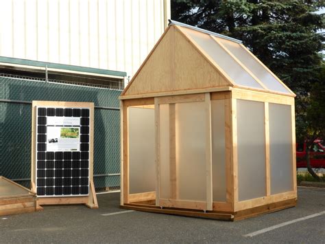 Free DIY Greenhouse Plans using recycled material | The RE Store