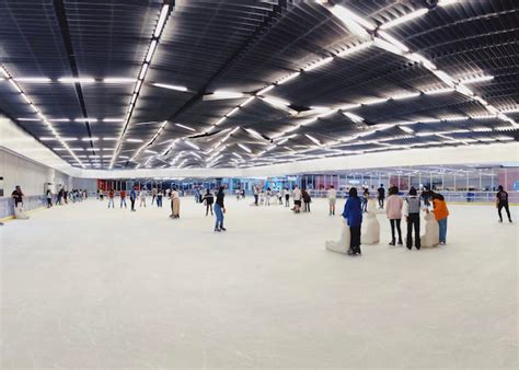 SM Megamall Ice Skating Rink Reopens After Two Years