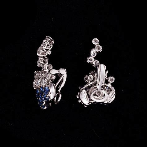 A PAIR OF EARRINGS. - Bukowskis