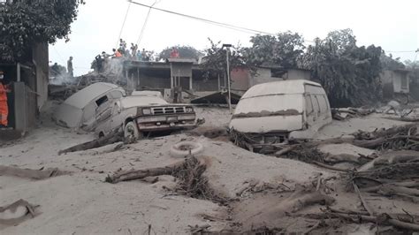 Volcán Guatemala - Las familias reciben atención sanitaria de emergencia