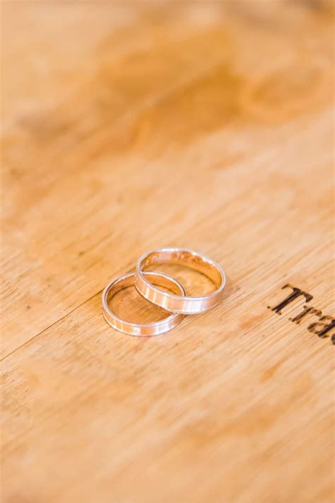 12 Wedding Ring Engraving Ideas & Tips