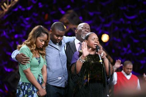 Family Time - Bishop TD Jakes Spends Christmas With Grandchildren