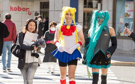 Studio Crown: Cosplay and Walk the Streets of Akihabara as an Otaku God