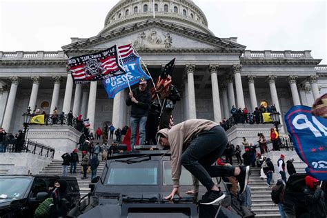 23 photos from the Washington DC riots that show the surreal, violent ...