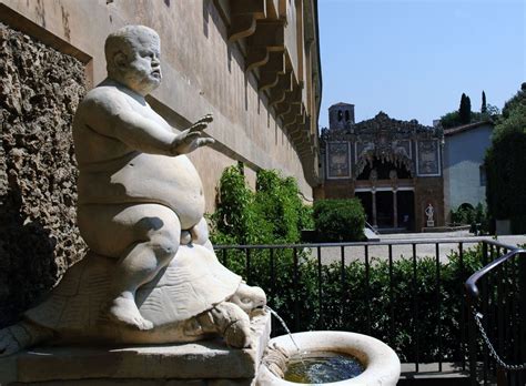 Fontana del Bacchino - sculpture de Valerio Cigoli, 1560 - Jardin de Boboli, Florence, Italie ...