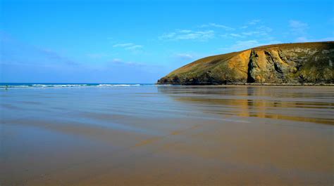 Visiting Mawgan Porth Beach | Forever Cornwall Unique Retreats