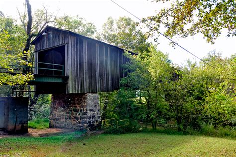 Historic Euharlee Georgia - The Covered Bridge City